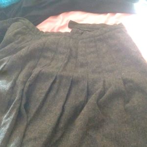 Pleated wool skirt size 8
